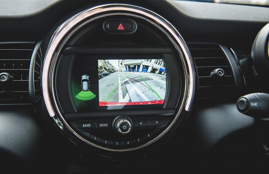 Панель приборов Mini One Carnaby Edition (F56) 2019 года  (SG) (фото 4 из 5)